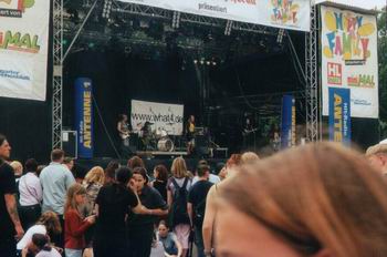 12what4_on_stage4.jpg