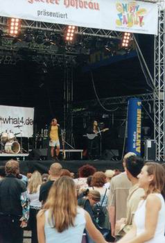 15what4_on_stage7.jpg