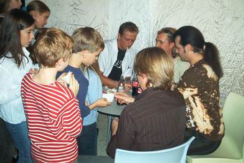 03-autograph-signing-session01.jpg