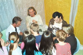 03-autograph-signing-session04.jpg
