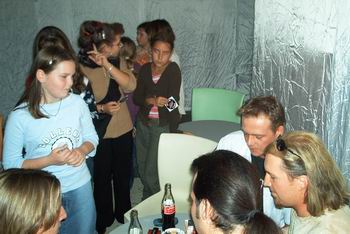 03-autograph-signing-session09.jpg